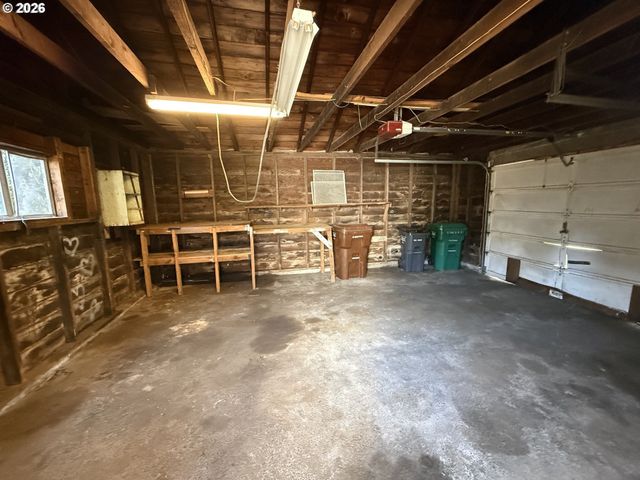 174 MACARTHUR St, St Helens, OR 97051