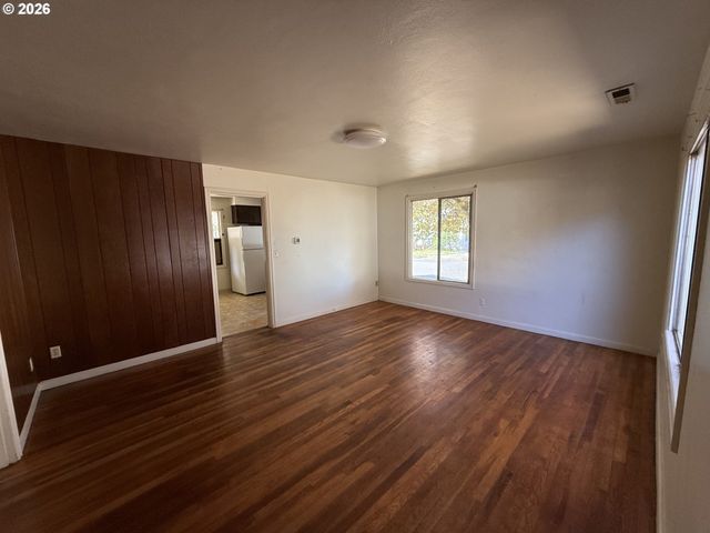 174 MACARTHUR St, St Helens, OR 97051