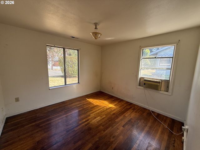 174 MACARTHUR St, St Helens, OR 97051