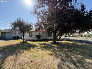 174 MACARTHUR St, St Helens, OR 97051