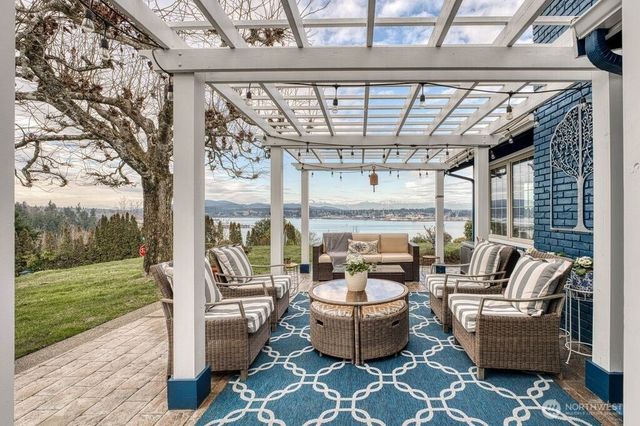 311 Farragut Avenue N, Port Orchard, WA 98366