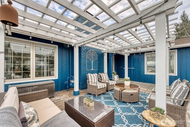 311 Farragut Avenue N, Port Orchard, WA 98366