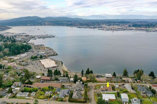 311 Farragut Avenue N, Port Orchard, WA 98366