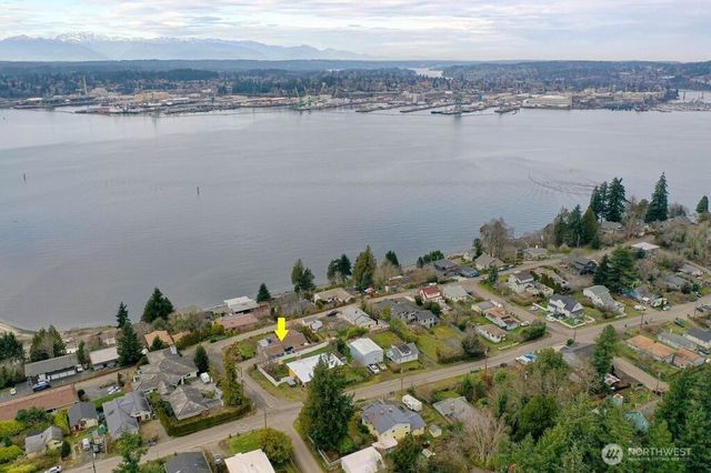 311 Farragut Avenue N, Port Orchard, WA 98366