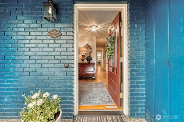 311 Farragut Avenue N, Port Orchard, WA 98366