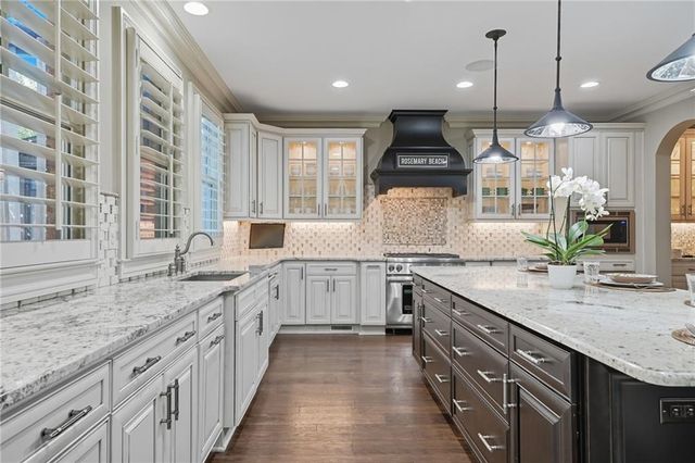 810 Camp Avenue, Roswell, GA 30075