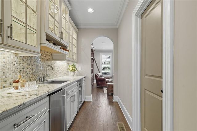 810 Camp Avenue, Roswell, GA 30075