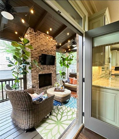 810 Camp Avenue, Roswell, GA 30075