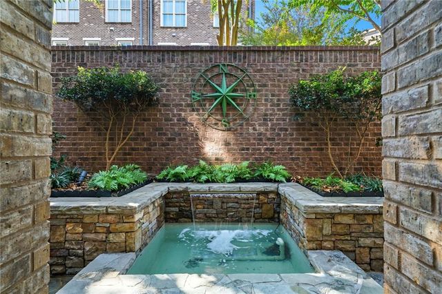 810 Camp Avenue, Roswell, GA 30075