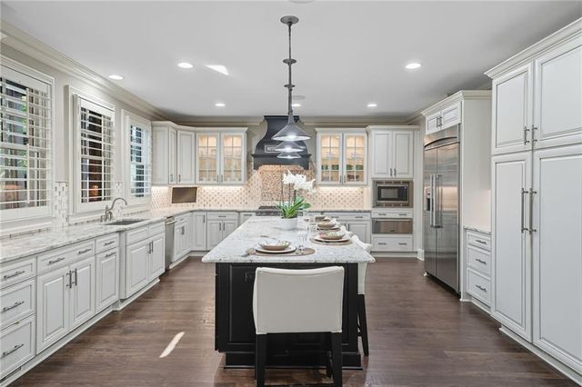 810 Camp Avenue, Roswell, GA 30075