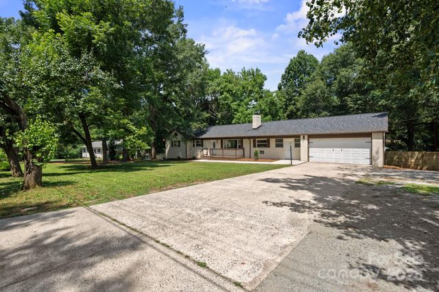198 Mellwood Drive, Charlotte, NC 28214