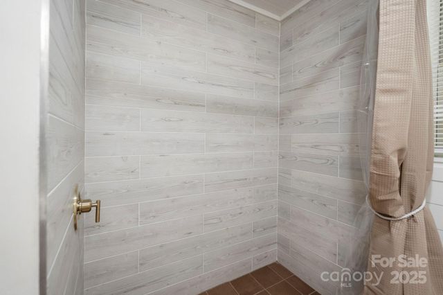 198 Mellwood Drive, Charlotte, NC 28214