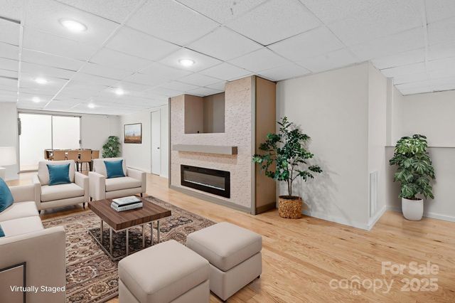 198 Mellwood Drive, Charlotte, NC 28214