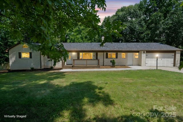 198 Mellwood Drive, Charlotte, NC 28214