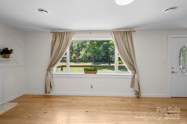 198 Mellwood Drive, Charlotte, NC 28214