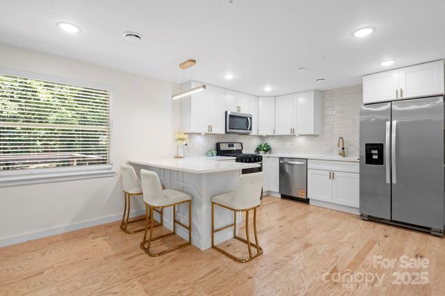 198 Mellwood Drive, Charlotte, NC 28214
