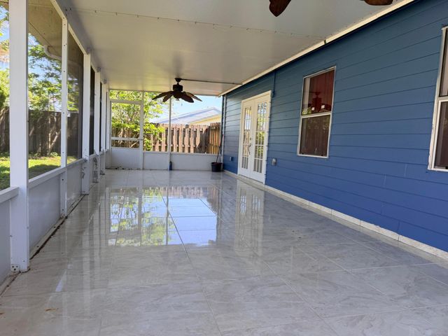 5271 Harwood Lane, Lake Worth, FL 33467