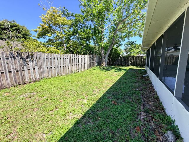 5271 Harwood Lane, Lake Worth, FL 33467