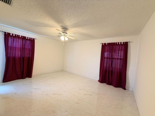 5271 Harwood Lane, Lake Worth, FL 33467