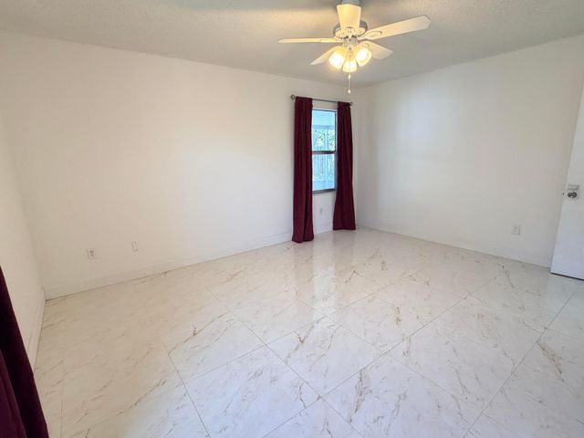 5271 Harwood Lane, Lake Worth, FL 33467