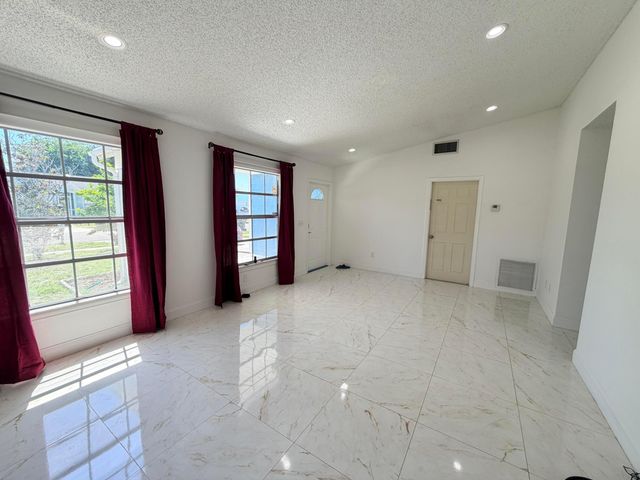 5271 Harwood Lane, Lake Worth, FL 33467