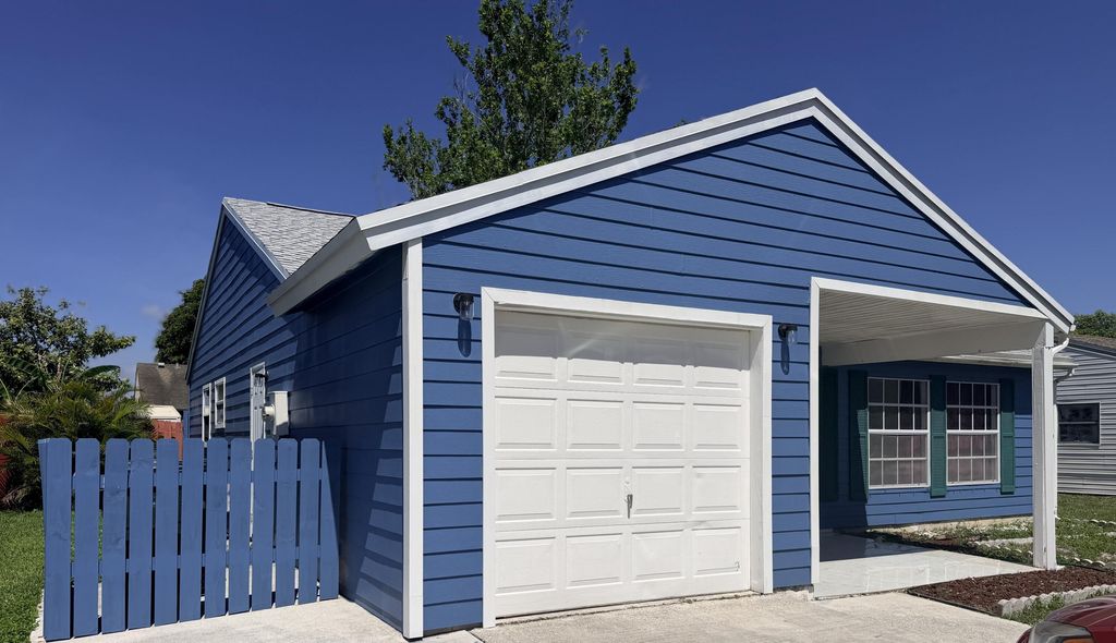 5271 Harwood Lane, Lake Worth, FL 33467