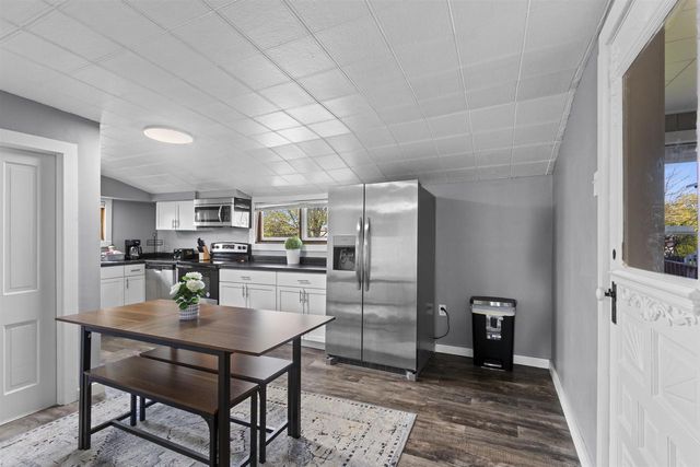 210 N OAKLAND AVENUE, Oconto Falls, WI 54154