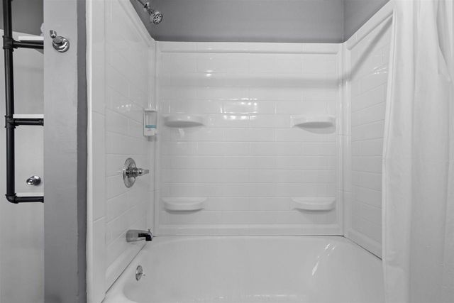 210 N OAKLAND AVENUE, Oconto Falls, WI 54154