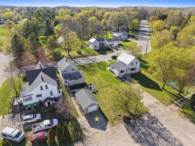 210 N OAKLAND AVENUE, Oconto Falls, WI 54154