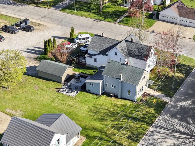 210 N OAKLAND AVENUE, Oconto Falls, WI 54154