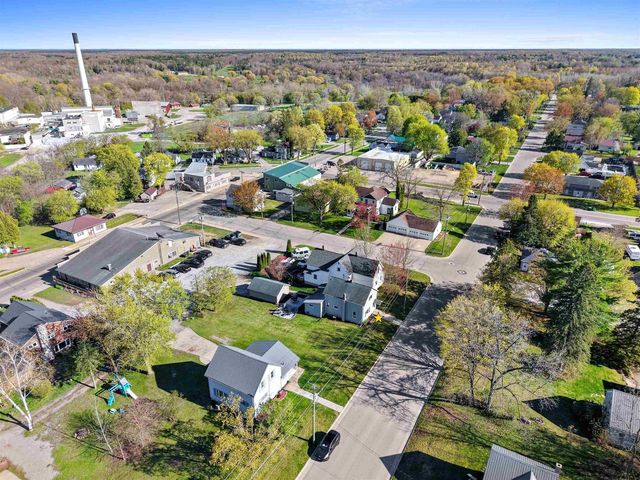 210 N OAKLAND AVENUE, Oconto Falls, WI 54154