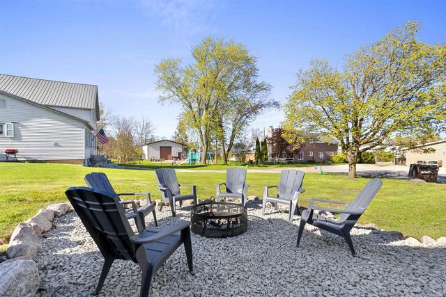 210 N OAKLAND AVENUE, Oconto Falls, WI 54154