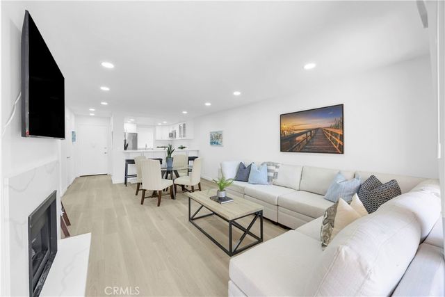 3845 Farquhar Ave 110, Los Alamitos, CA 90720