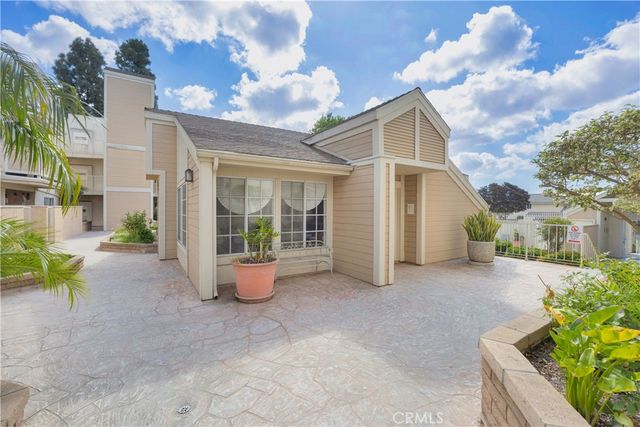 3845 Farquhar Ave 110, Los Alamitos, CA 90720