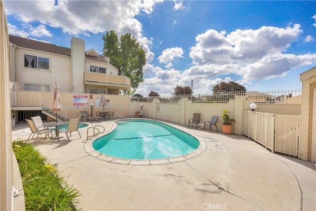 3845 Farquhar Ave 110, Los Alamitos, CA 90720