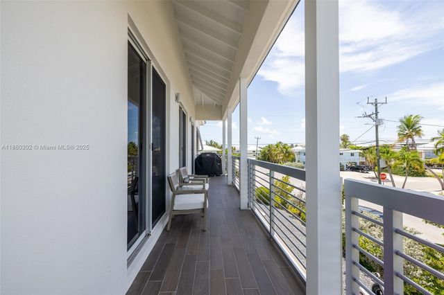 96 W Plaza Del Sol, Islamorada, FL 33036