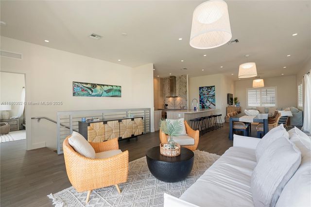 96 W Plaza Del Sol, Islamorada, FL 33036