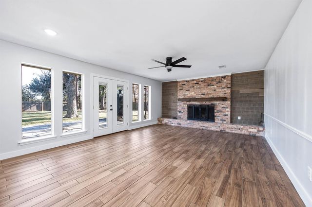 405 Karlis Drive, Alvin, TX 77511