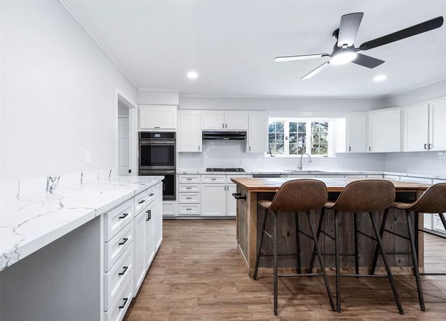 405 Karlis Drive, Alvin, TX 77511