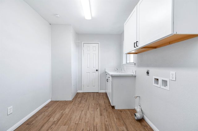 405 Karlis Drive, Alvin, TX 77511