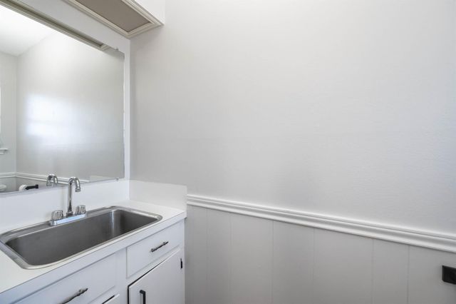 405 Karlis Drive, Alvin, TX 77511