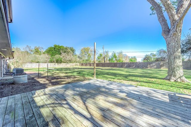 405 Karlis Drive, Alvin, TX 77511