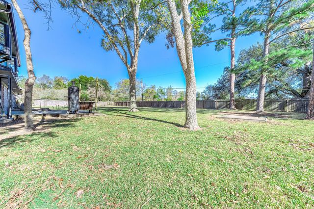 405 Karlis Drive, Alvin, TX 77511