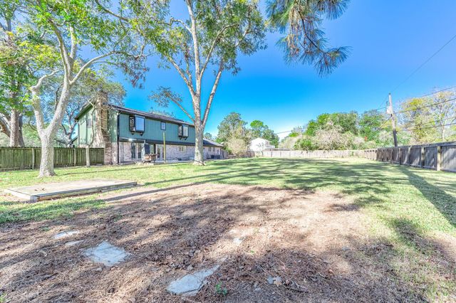 405 Karlis Drive, Alvin, TX 77511