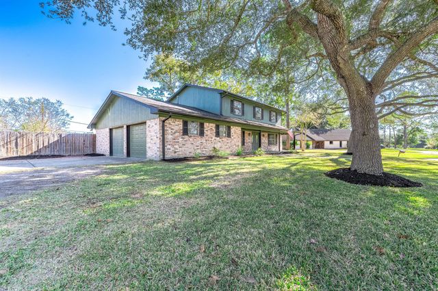 405 Karlis Drive, Alvin, TX 77511