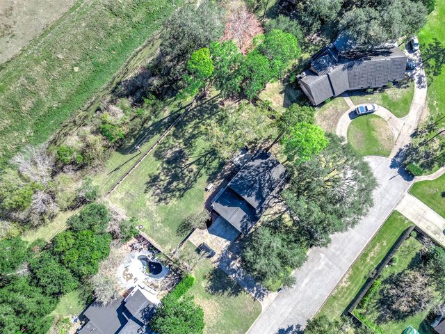 405 Karlis Drive, Alvin, TX 77511