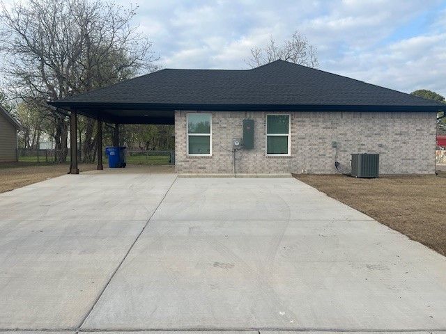 201 N Pecan Street, Whitesboro, TX 76273