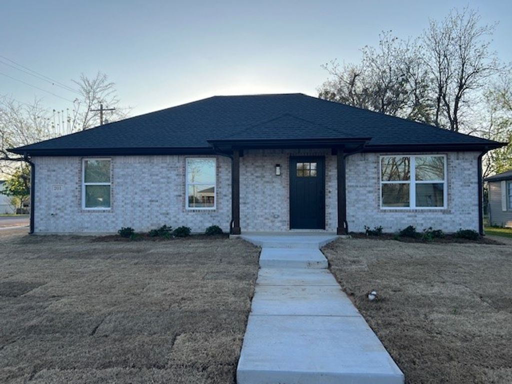 201 N Pecan Street, Whitesboro, TX 76273