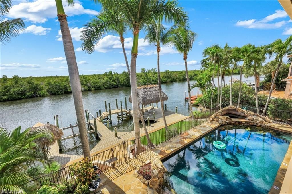 Image 2 of property listing at 5312 SW 28th PL, Cape Coral, FL 33914