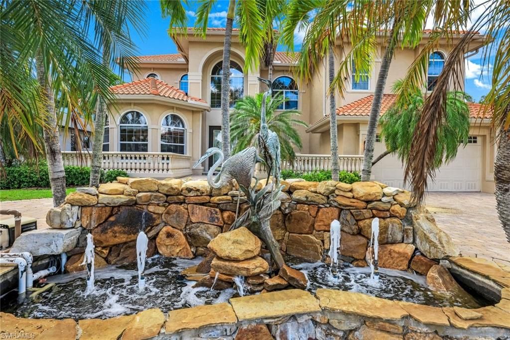 Image 4 of property listing at 5312 SW 28th PL, Cape Coral, FL 33914